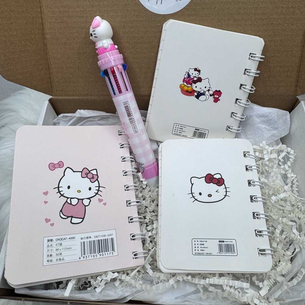 Hello Kitty Notebook and Pen Set - Picture 3 of 4